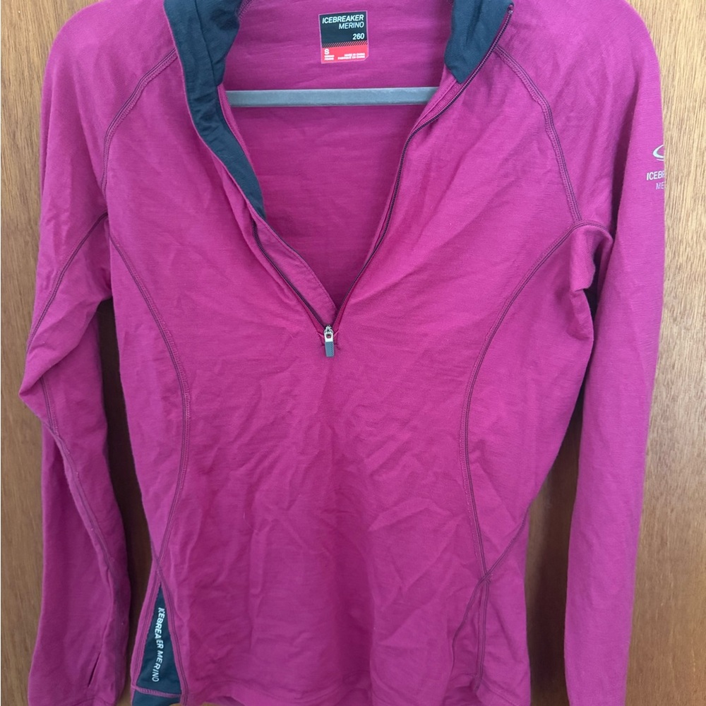 Icebreaker Magenta Long Sleeve Half Zip size S